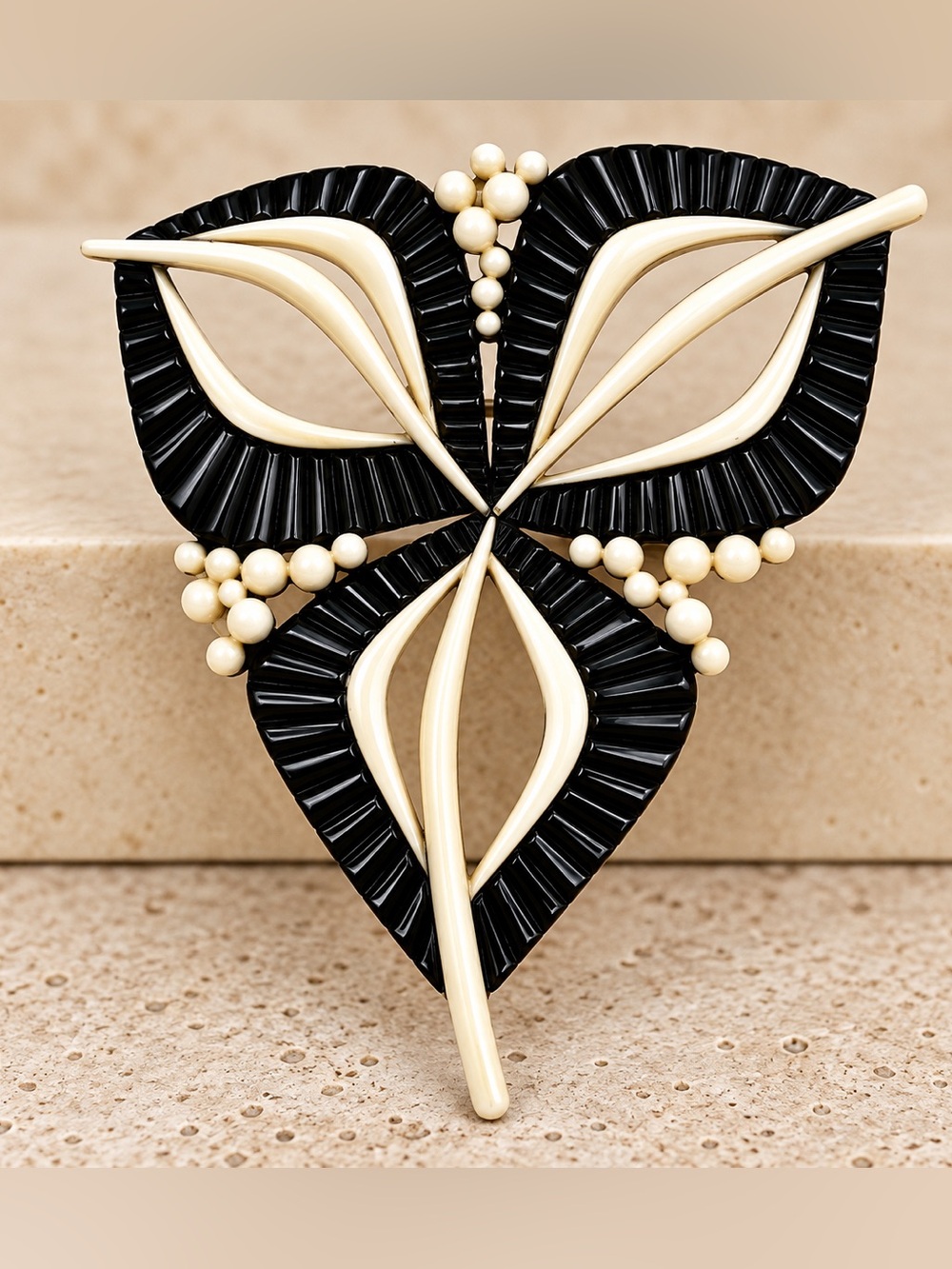524.Vintage 1960s Mod Black White Enamel Brooch Mid Century Statement Pin Brooch